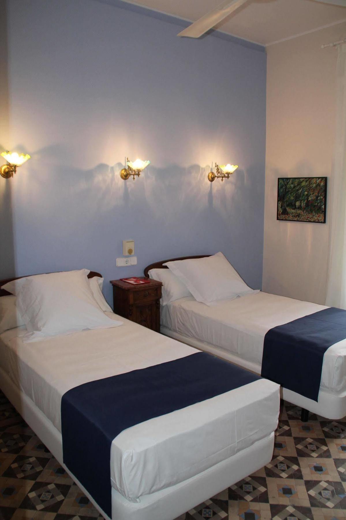 Hotel Medium Renaixenca Сиджес Экстерьер фото