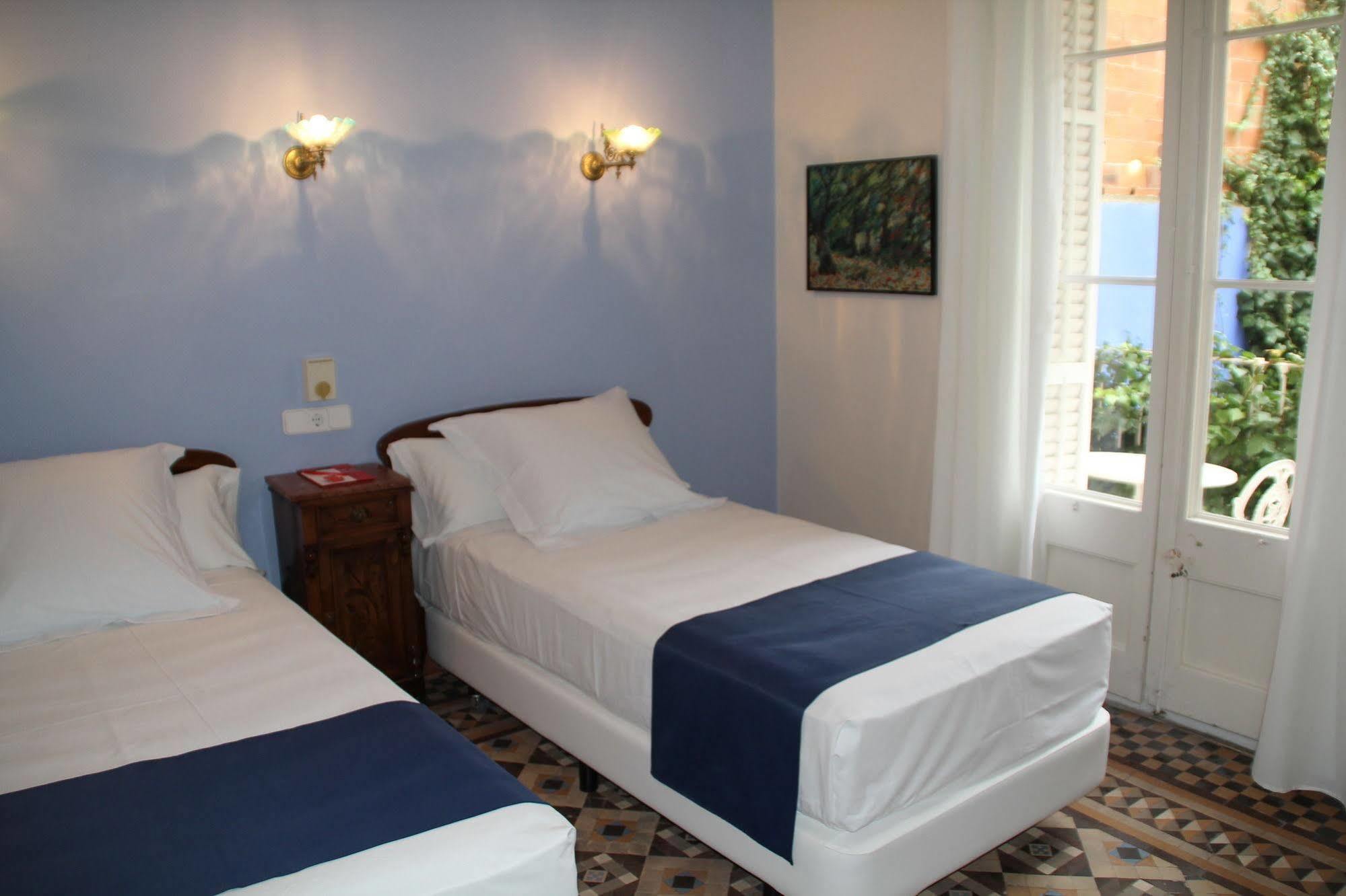 Hotel Medium Renaixenca Сиджес Экстерьер фото