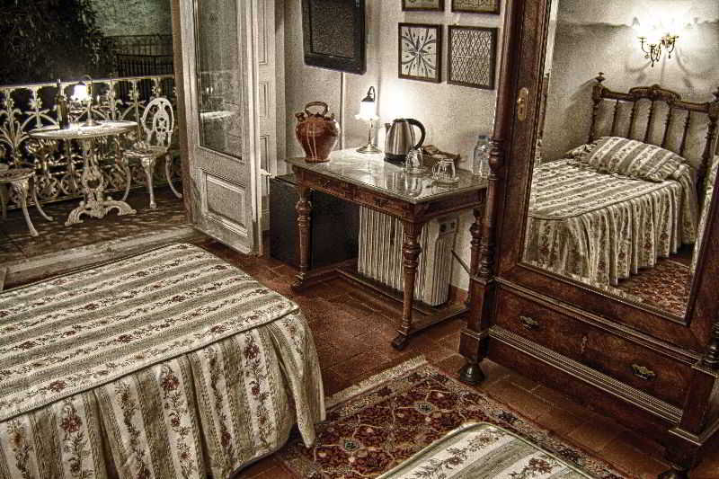 Hotel Medium Renaixenca Сиджес Экстерьер фото